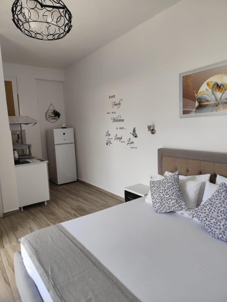 M&J Home Ксамил Экстерьер фото